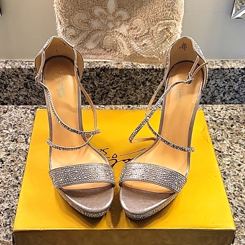 Pewter Metallic Pumps size 10